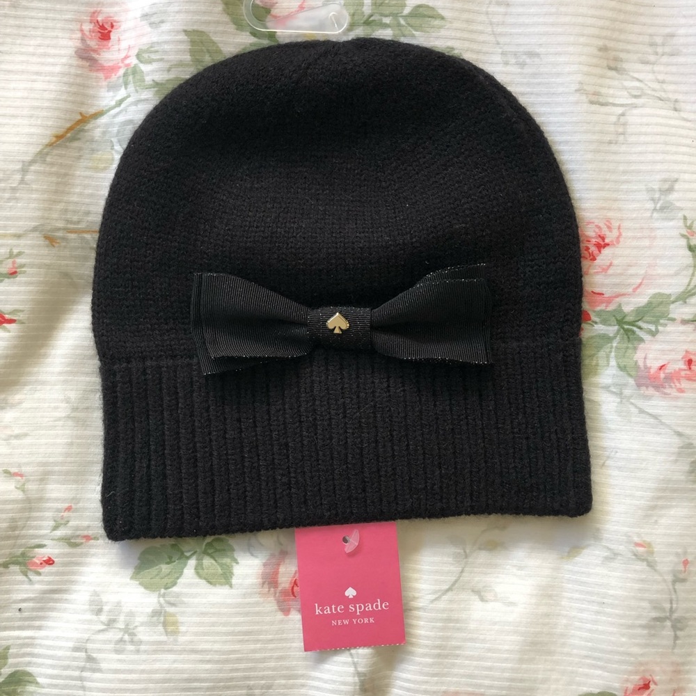 Kate Spade Beanie Mittens and Wallet - Picture 5 of 9